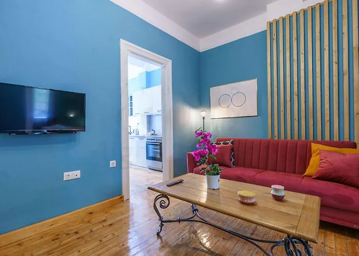 Luxury Art Deco 1-bed In Salonic