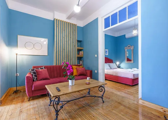 Luxury Art Deco 1-bed In Apartament Saloniki